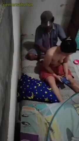 intip kang pijat lagi entot istri (2)