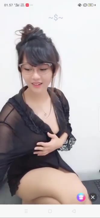 Video Viral Terbaru LIVE meiiua (28) PEMERSATUDOTFUN