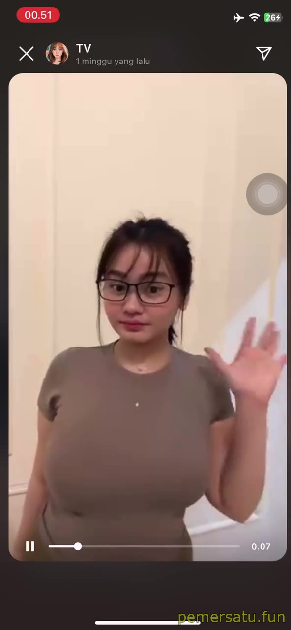 33 Viral Bokep cantik kacamata selebgram tobrut binal 