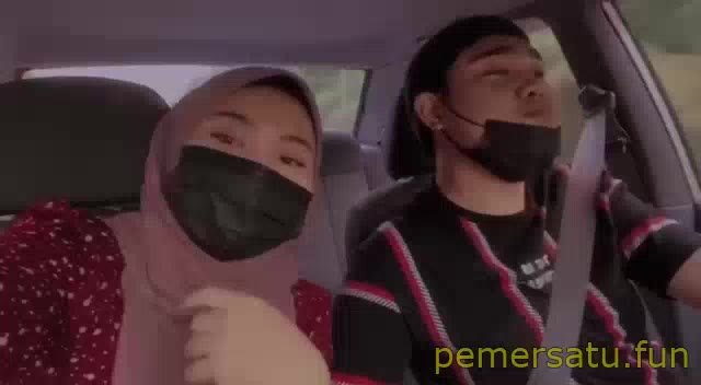 P58 Arinah Jilbab Binal Suka Bikin Status IG