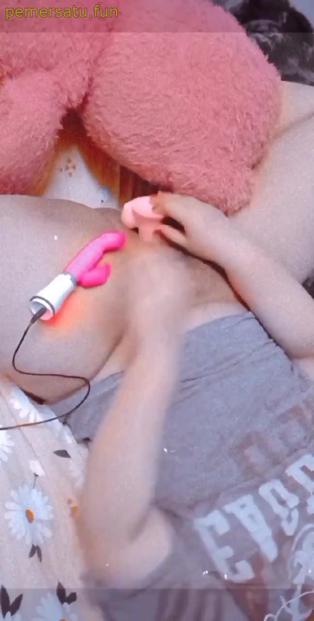 Video Viral Terbaru P37 Cloudyslutt Abg Jual Konten Colmek Pakai Dildo 18Yo Pemersatu Fun 37 PEMERSATUDOTFUN