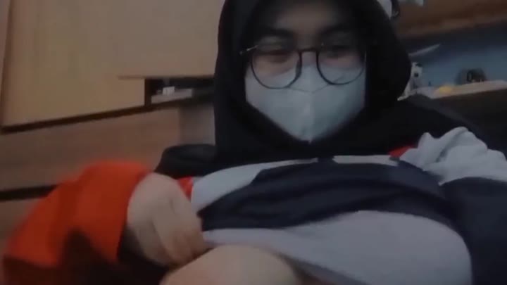 bokep.indobokepin.com-Hijab Kacamata Pamer Toket Imut @kacungjandav2 TELEGRAM - yuuaqj7z04bm