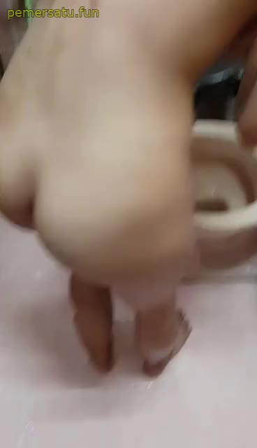 P50 Claudya 18yo Imut Memek Bergelambir