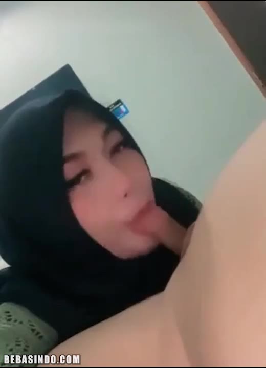 bokep.indobokepin.com-Hijab Cantik Pintar Ngemut Kontol - 5hrcnkliamor