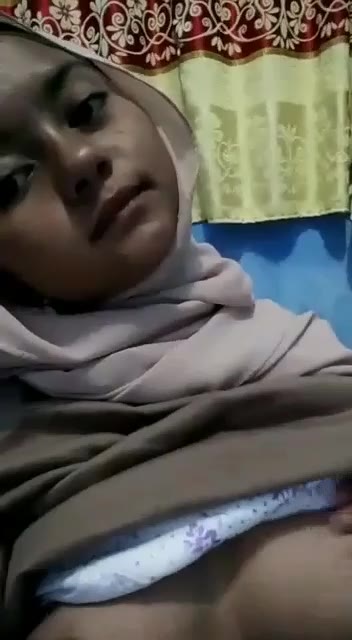 ass.gdav.top-abg jilbab lesya manis mata sayu suka colok memek,mp4 (1) - v3i40qor06zu