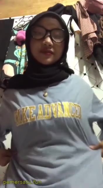 6 Porno Bokep dina jilbab 18yo suka colmek sange 