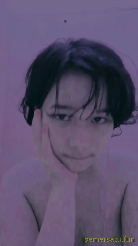 P10 Fitriani Sange 18yo Remas Tetek Omek