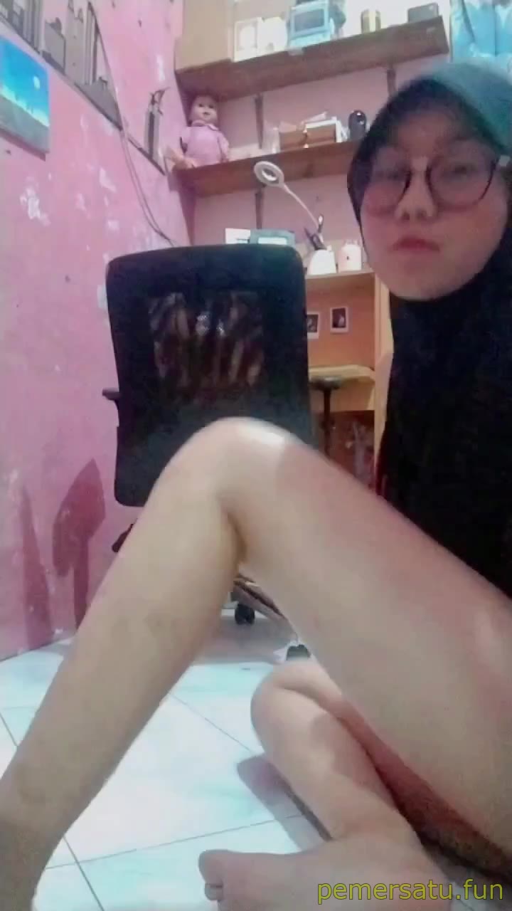 ass.gdav.top-Elia ABG 18yo Kacamata Lugu Imut Bugil Colok Memek Becek (33) - uhi0v9vbh645