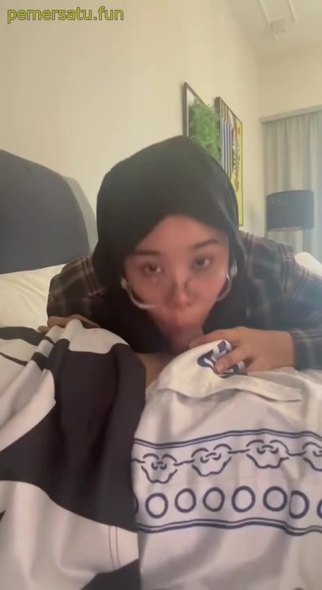  Terbaru Bokep jilbab sepong kontol hitam
