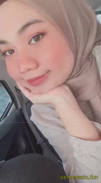 P52 Arinah Jilbab Binal Suka Bikin Status IG