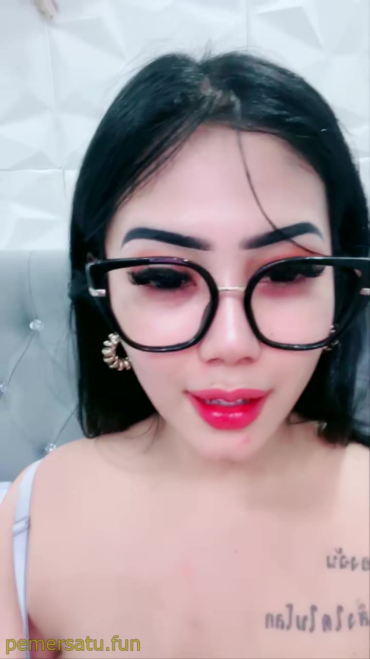 2 Bokep Porno tika mulus binal 