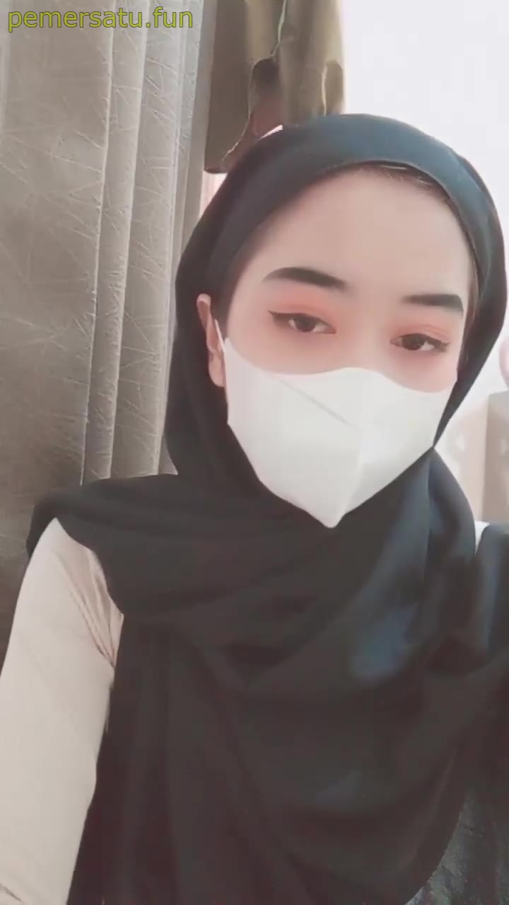 Fulldur Hijab Hitam Sange Ganti Baju Haram Macan