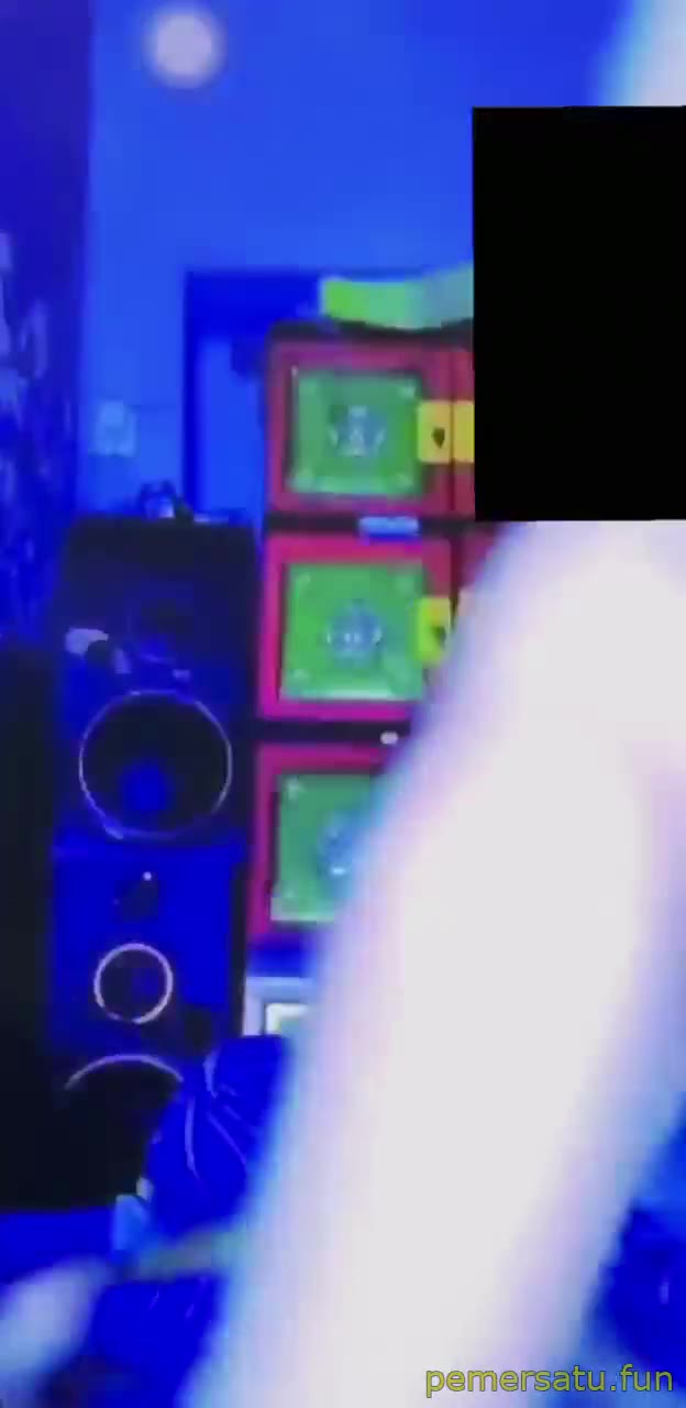 2 Viral Bokep hijab 18yo sange putih mulus 