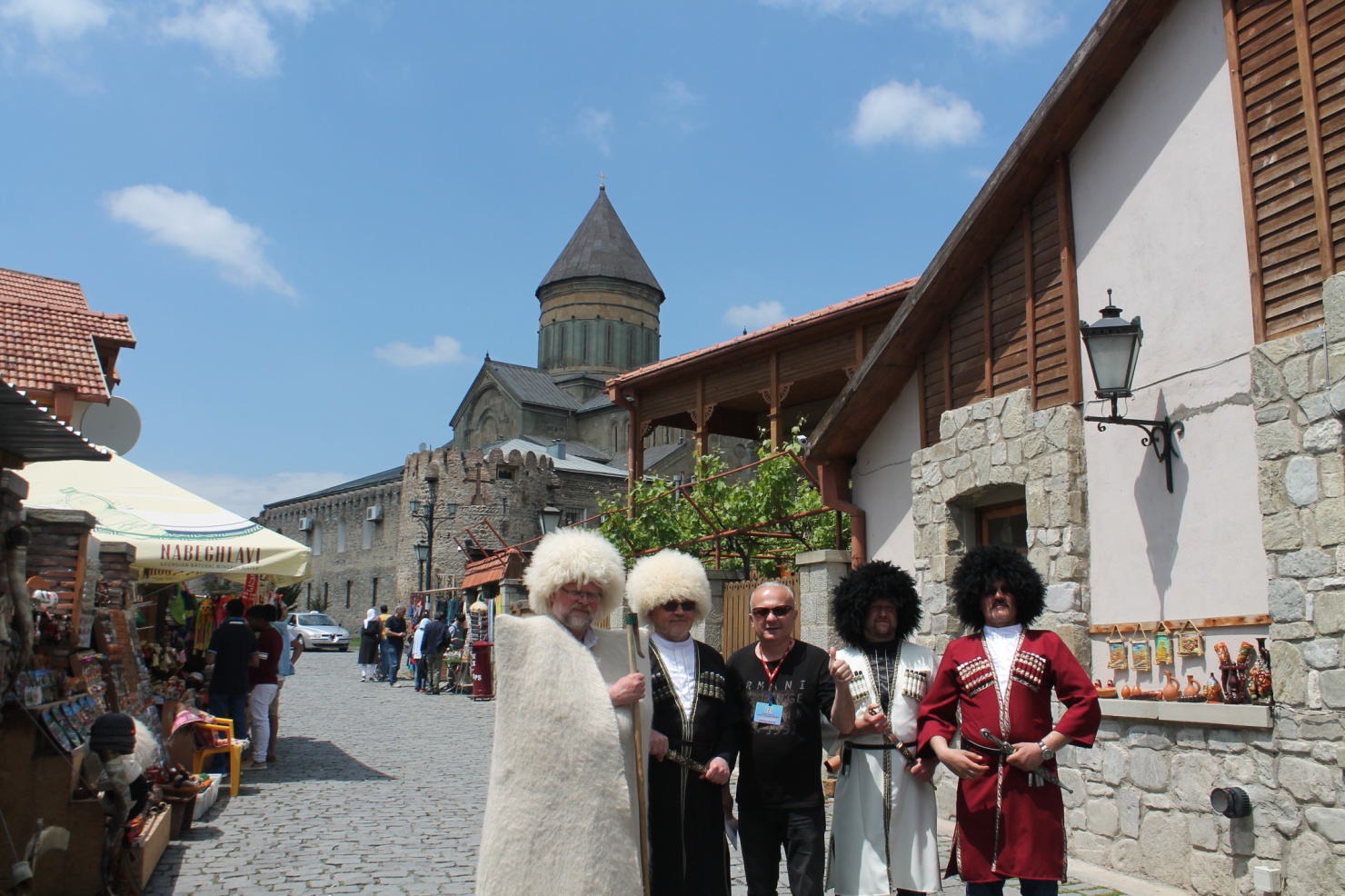 Наш очень дружелюбный, любезный и преданный гид: Fotoochet Kutaisi Ego Okresnosti I Vostochnaya Gruziya Chast I Tieg Travel