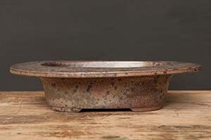 Oval pot with a wide rim – 24 x 29 x 5,5 cm – S 08