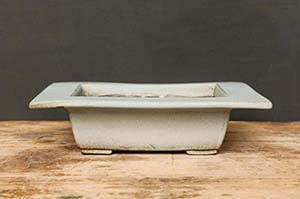 Rectangular pot with a wide rim – S 10