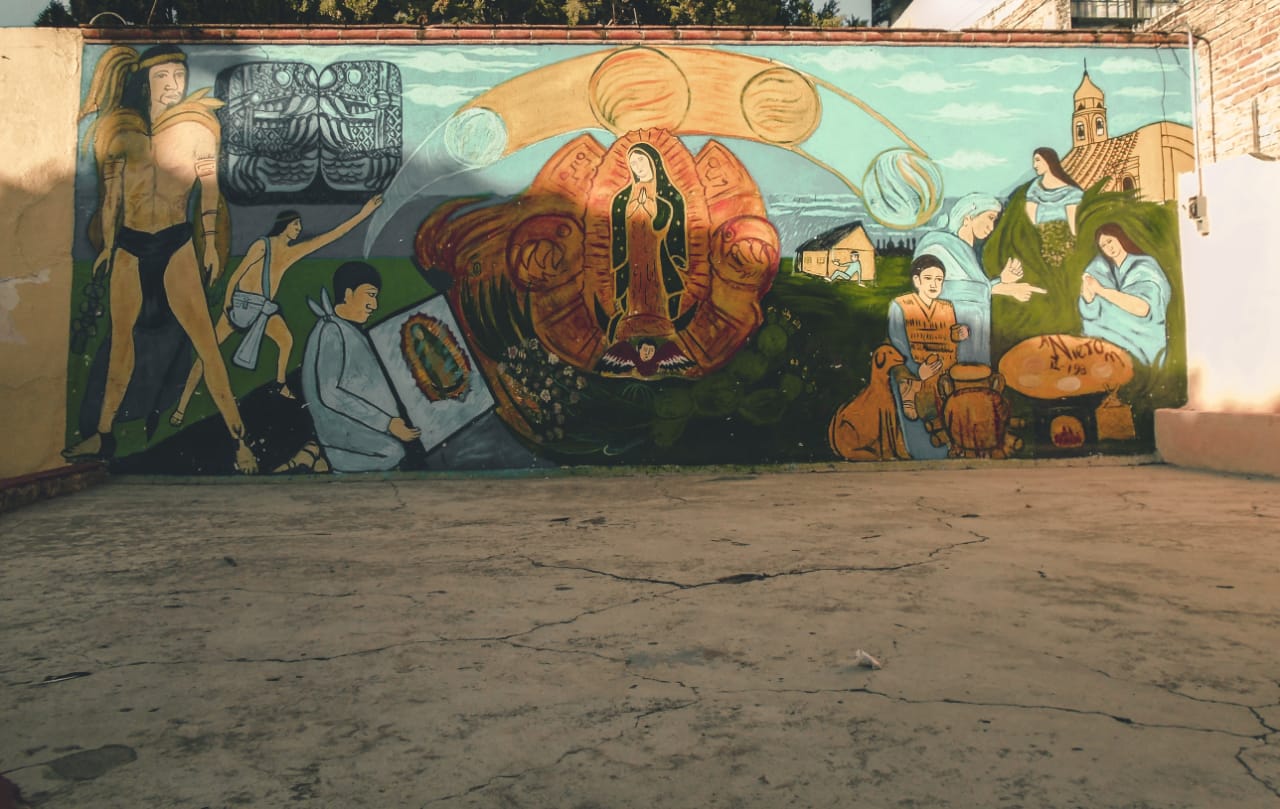 Título: El templo de Tierras Negras, lugar que permite dar a la gente un espacio de libertad y poder rezar, estar aquí no significa un día más en la ciudad, ya que venir aquí es por qué todos tenemos aún algo por contar. Autor: Emilio Castro Morales Fecha: 06/02/19 Tipo de cámara: Digital Sony Ciber Shot