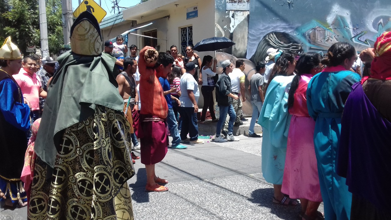 Título: El amor ha derrotado al odio, la vida ha vencido la muerte, la luz ha disipado la oscuridad. Autor: Paola Barajas Fecha: 26/04/19 Cámara: iPhone 7