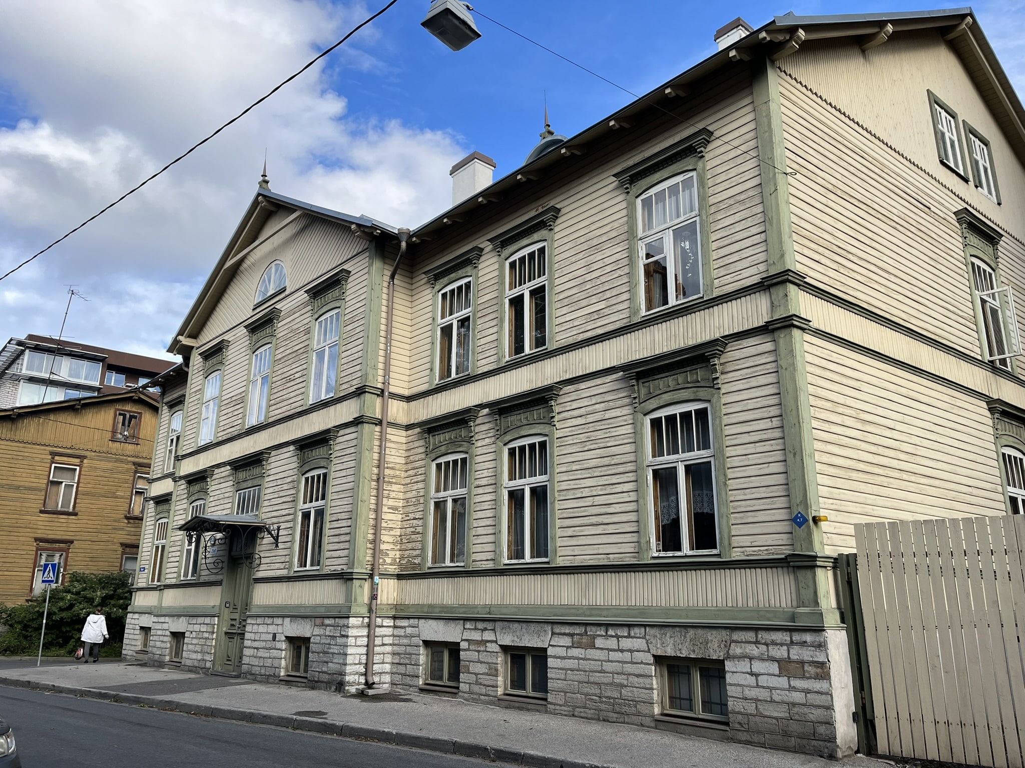Wooden Houses (2)