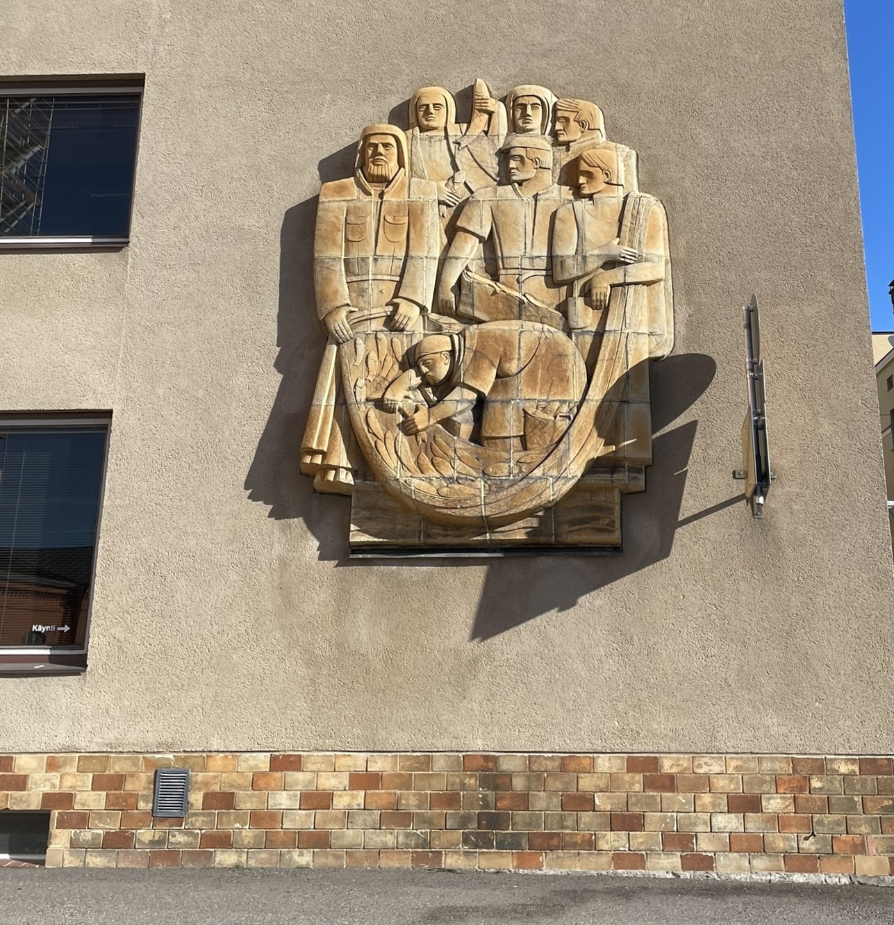 bas-relief decoration outside a building