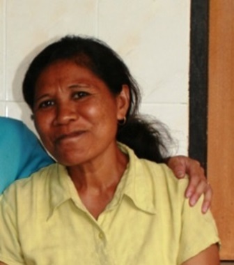 Idalina is a multi-talented lady who works in the clinic in Maubara - she works as a pharmaceutical dispenser, housekeeper and chef all rolled into one.