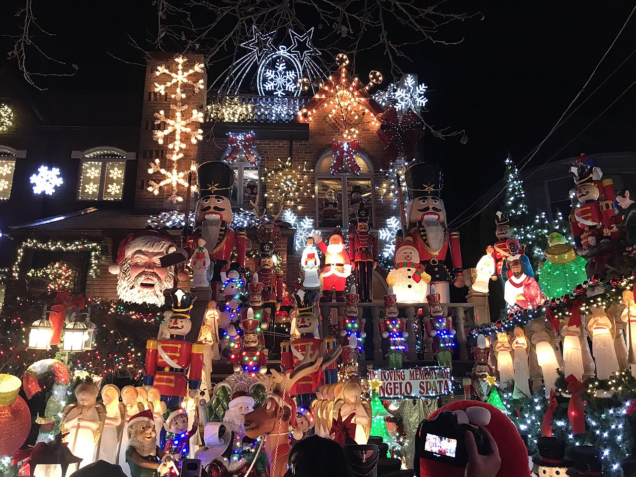Explore now:christmas lights in nyc. Shine Bright The Best Nyc Holiday Lights Displays Tinybeans