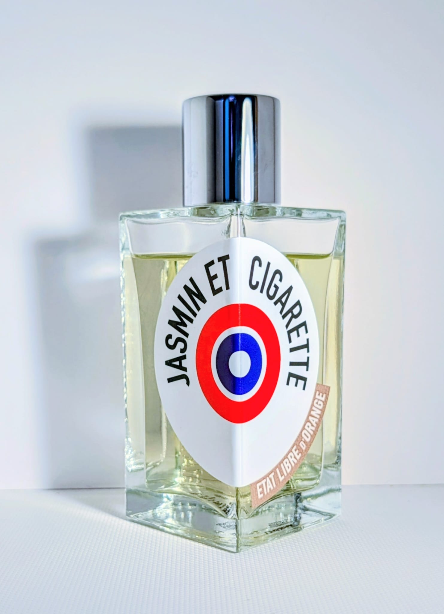 jasmin et cigarette perfume Etat Libre d'Orange Jasmin et Cigarette • Tiny Fragrances