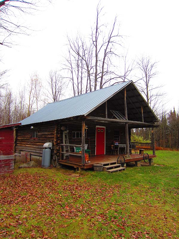 Sink into your outdoor hot tub in a secluded cabin rental or let the kids splash around in a cabin resort's . Deek's Four Day "Tiny House Summer Camp" Building Workshop