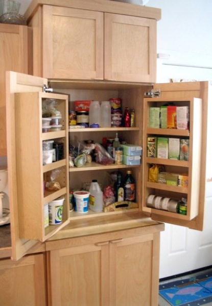 How We Organized Our Small Kitchen Pantry - Kitchen Treaty