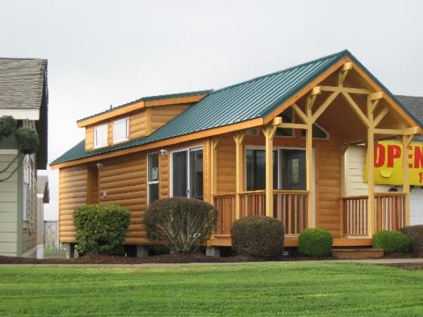 Utopian Villas' Denali Model (400 Sq Ft) - TINY HOUSE TOWN