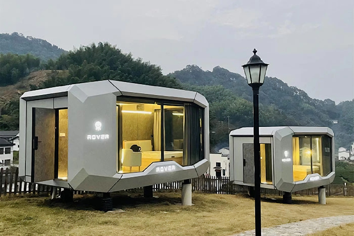 Prefab Smart Capsule House Rover R306: Discover the New Generation Tiny House
