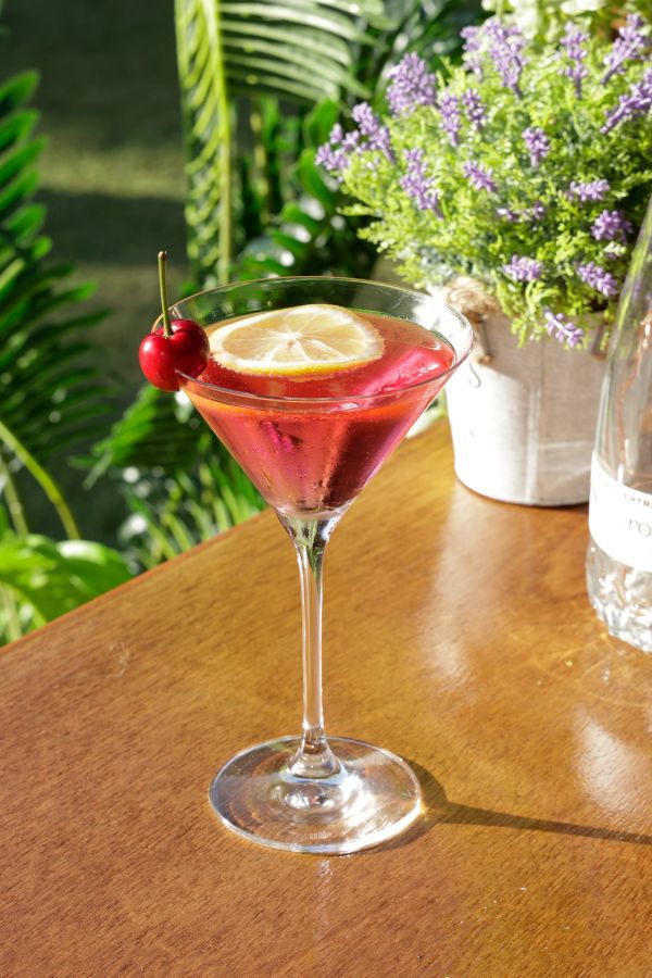 Tiny Tavern Mobile Bar Pink Lemonade Cocktail