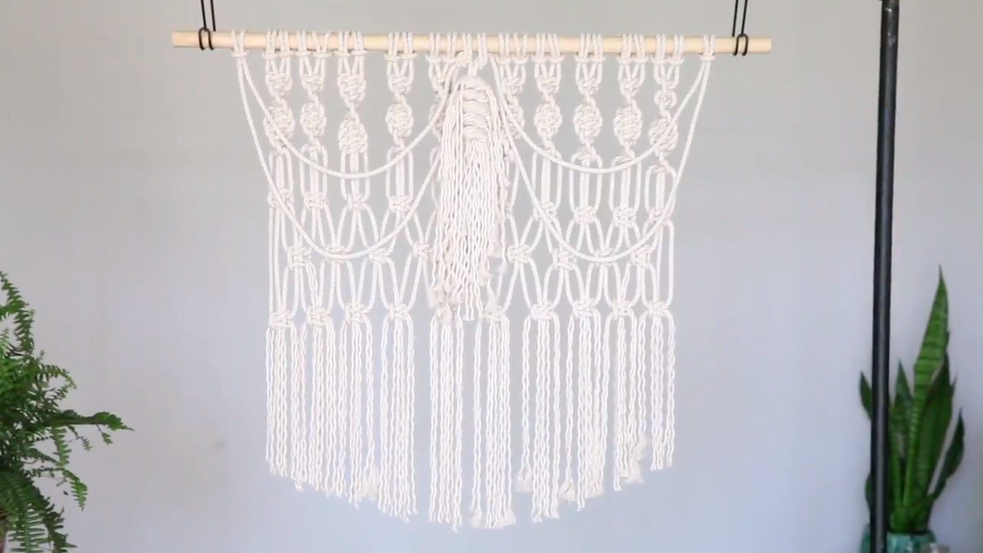 Best macrame wall hanging tutorials and patterns (2023)