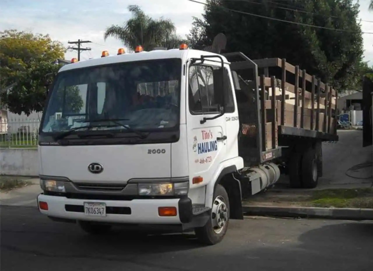 appliance removal truck of Titos junk removal company