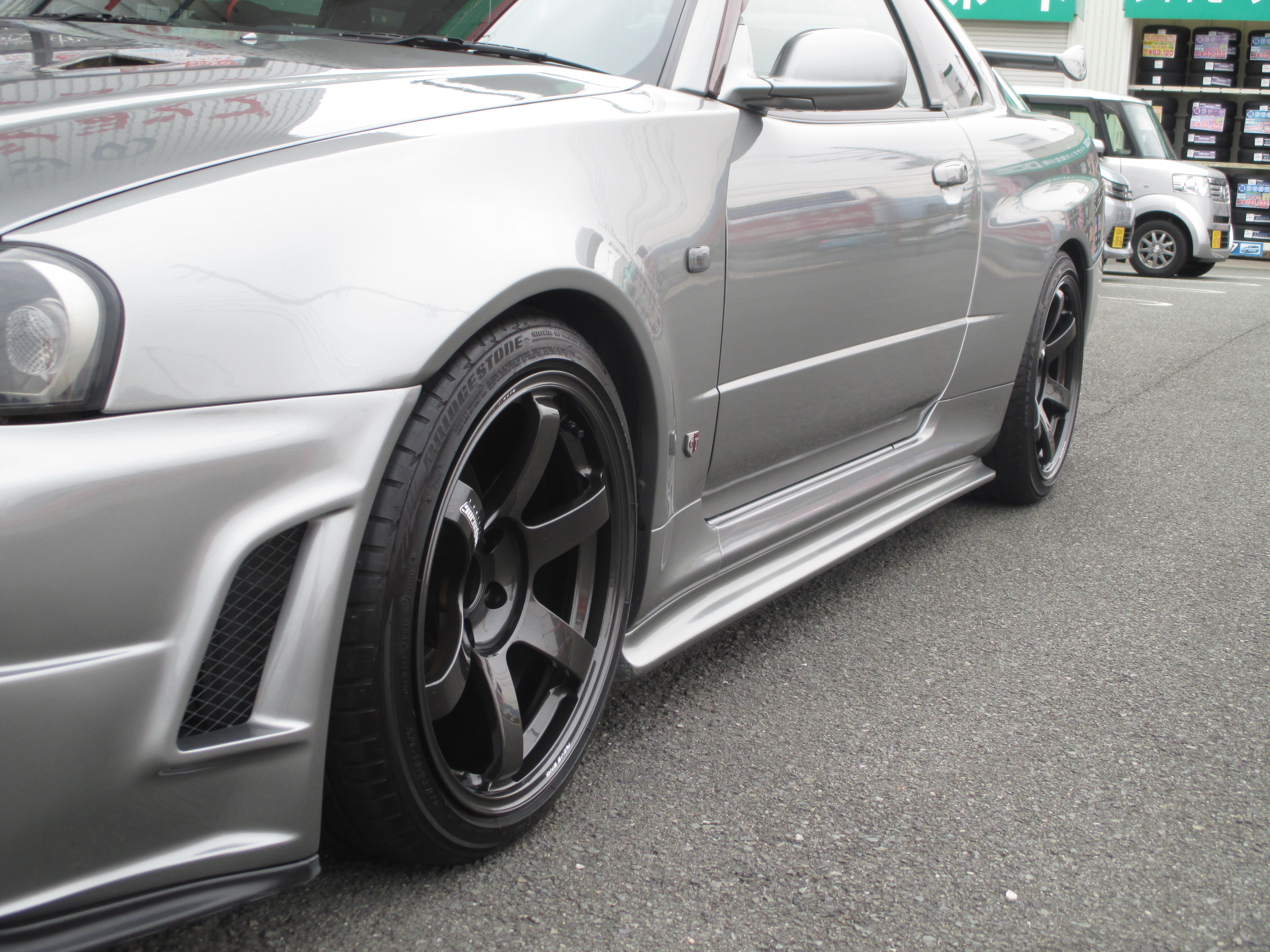 R34GTRにRAYS・TE37SAGA取り付けました | 山口で
