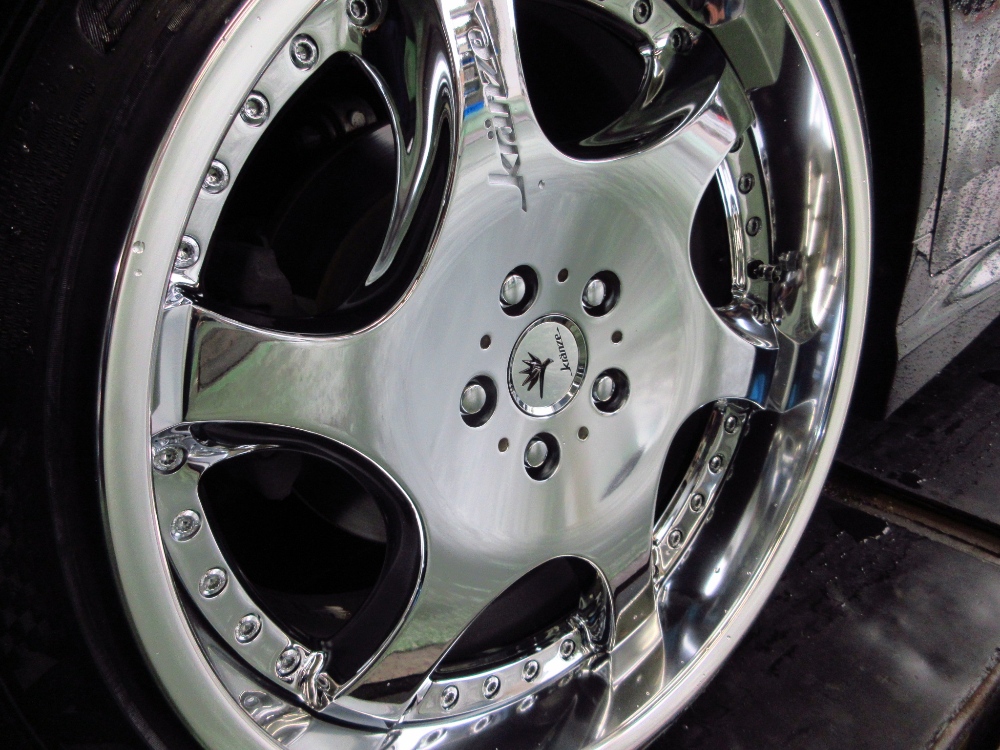 200系クラウンにクレンツェバズレイアV2取りつけました | 山口で