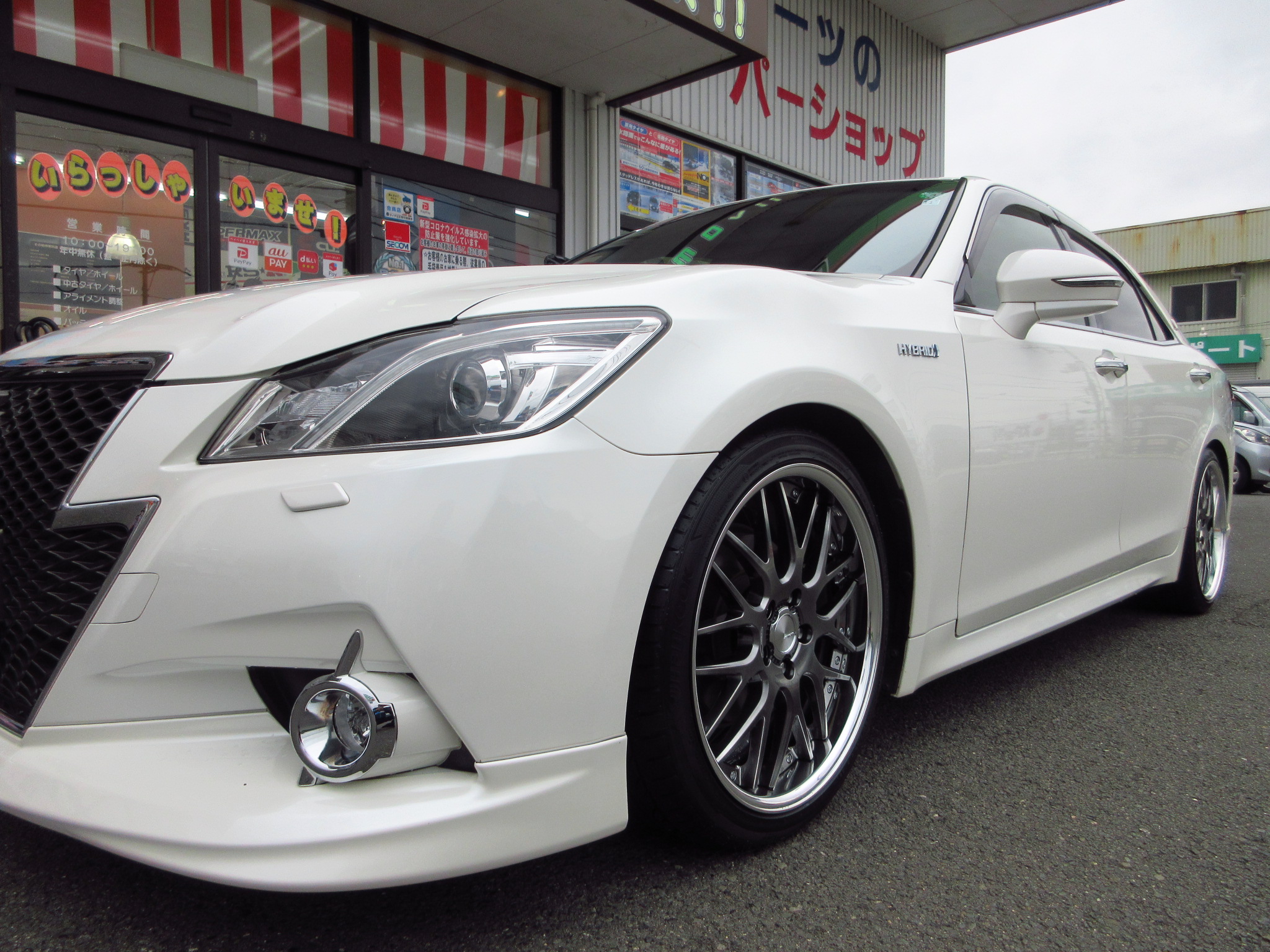 210クラウンにWORKランベックLM1取り付けました | 山口でタイヤ