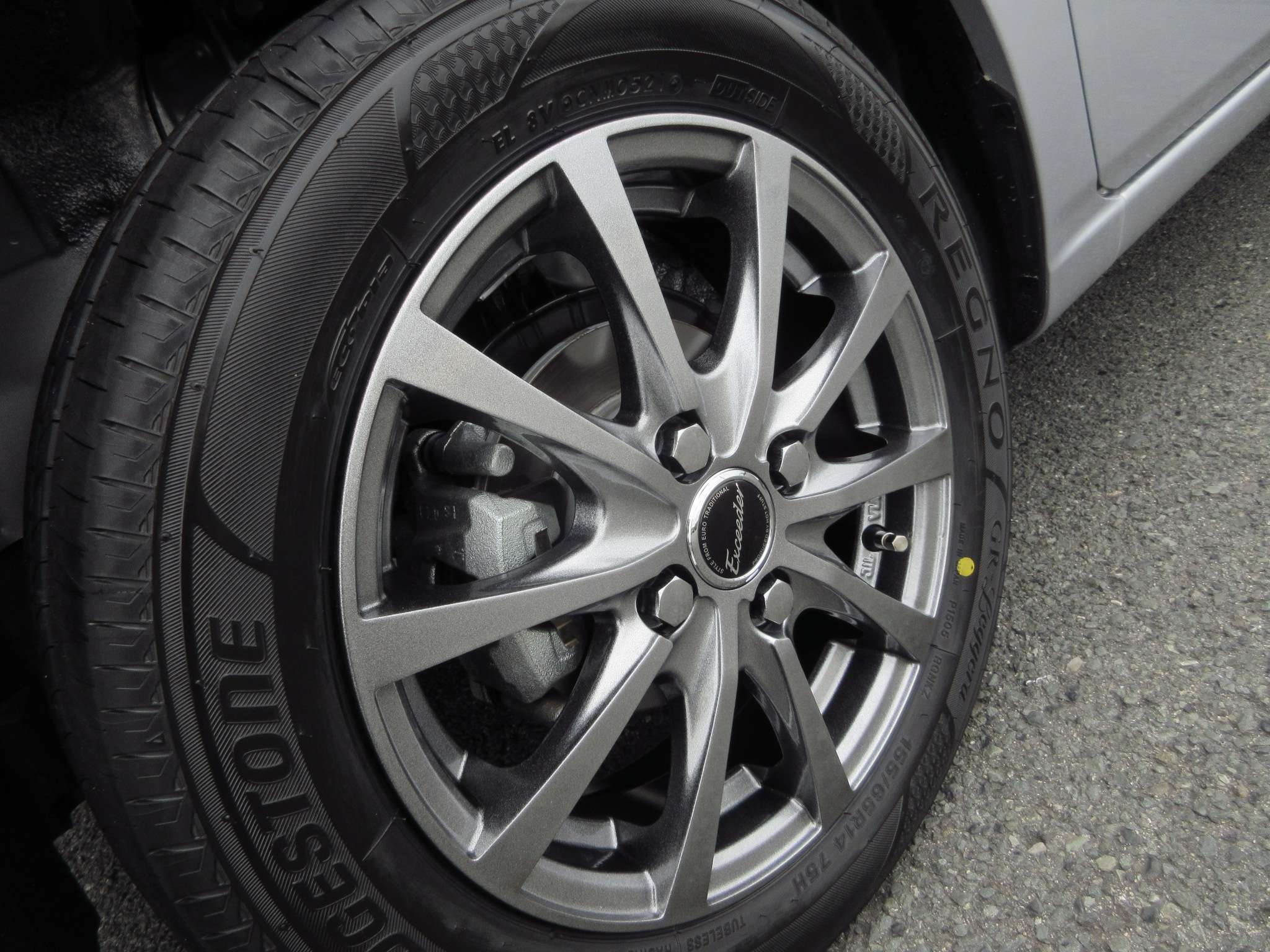 ☆エクシーダ E03 ダークシルバー BLIZZAK VRX 155/65R14 中古☆