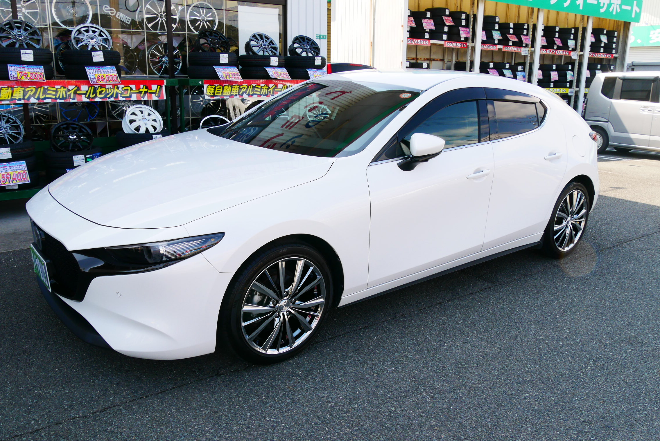 MAZDA3にレオニスVXを取り付けました | 山口でタイヤのこと