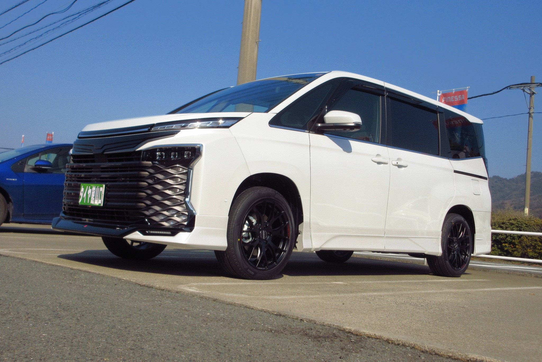 VOXYに2×7FT SPORT EDITIONを取り付けました
