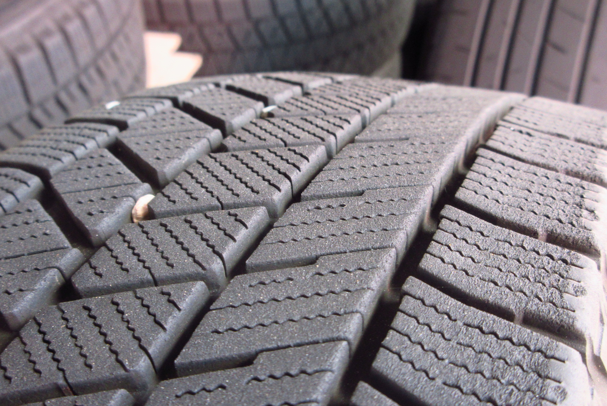 FIT 冬タイヤ 175/65R15 ブリジストン VRX 15インチ 冬タイヤ175/65R15ブリヂストン・ブリザックVRX3 | 山口でタイヤの