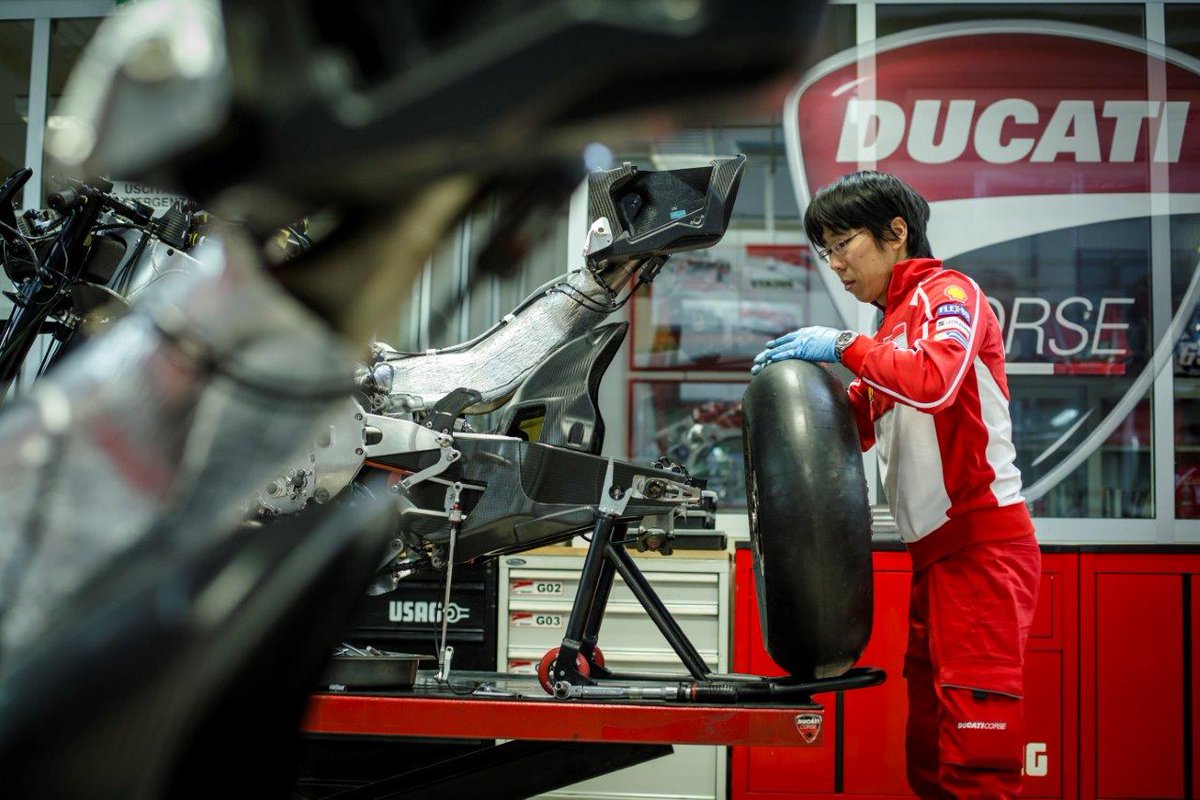 Terbuka Salad Box Ducati Desmosedici Gp17 Ternyata