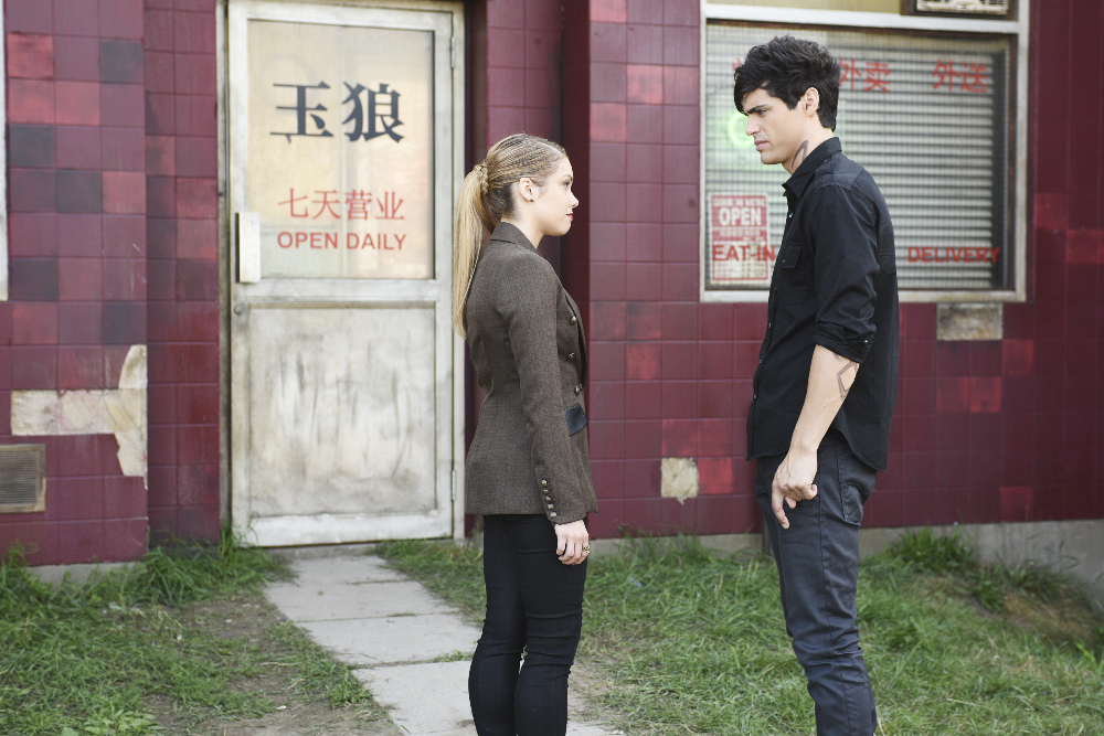 SHADOWHUNTERS - "Bad Blood" - Alec and Clary are forced to make some hard decisions in “Bad Blood,” an all-new episode of “Shadowhunters,” airing Tuesday, March 1st at 9:00 – 10:00 p.m., EST/PST on Freeform, the new name for ABC Family. (Freeform/John Medland) STEPHANIE BENNETT, MATTHEW DADDARIO