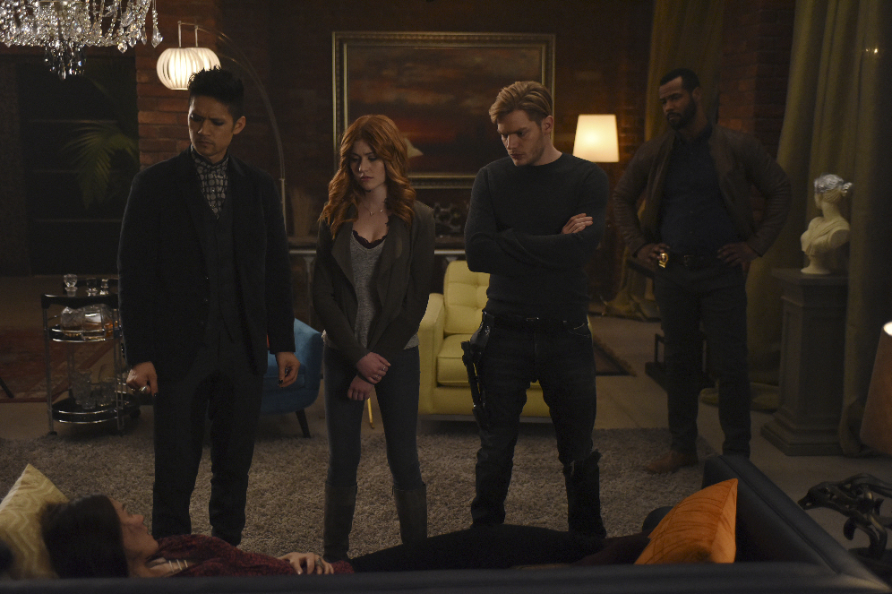 SHADOWHUNTERS - "By The Light Of Dawn" - Valentine’s plan is in full effect and the Shadowhunters must act fast to save the Downworld in “By the Light of Dawn,” the spring finale of “Shadowhunters,” airing MONDAY, MARCH 6 (8:00 – 9:01 p.m. EST), on Freeform. (Freeform/John Medland) HARRY SHUM JR., KATHERINE MCNAMARA, DOMINIC SHERWOOD, ISAIAH MUSTAFA
