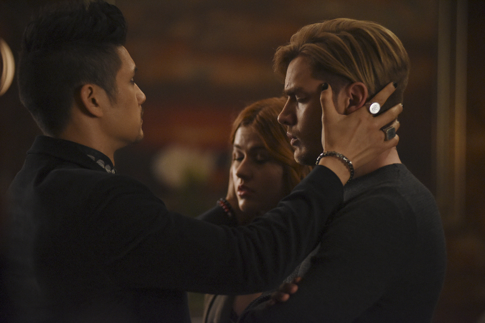 SHADOWHUNTERS - "By The Light Of Dawn" - Valentine’s plan is in full effect and the Shadowhunters must act fast to save the Downworld in “By the Light of Dawn,” the spring finale of “Shadowhunters,” airing MONDAY, MARCH 6 (8:00 – 9:01 p.m. EST), on Freeform. (Freeform/John Medland) HARRY SHUM JR., KATHERINE MCNAMARA, DOMINIC SHERWOOD