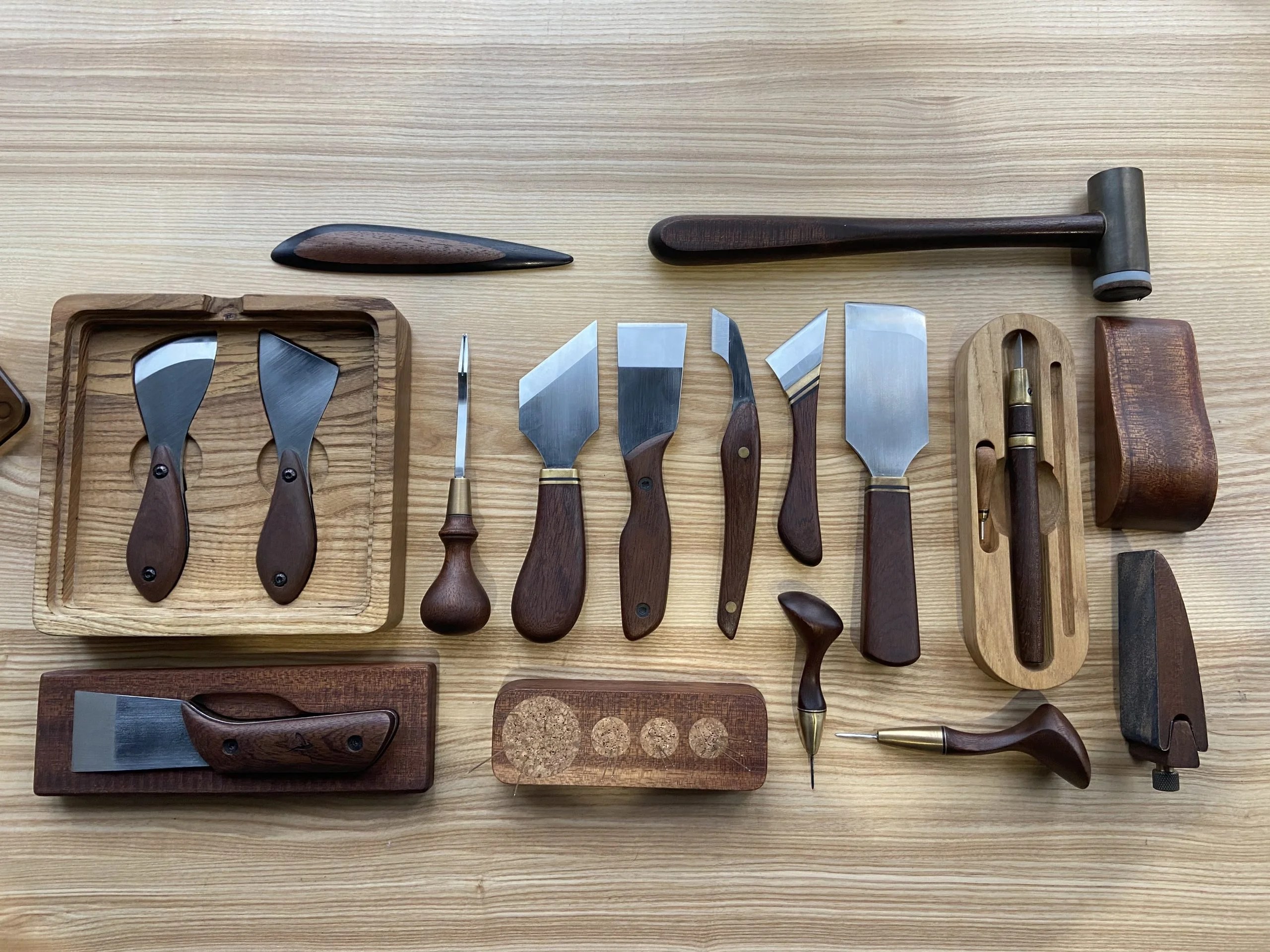 Опыт использования заточной системы KOSIM: диалог с мастером Виктором Кондратенко (V.Kondratenko studio)