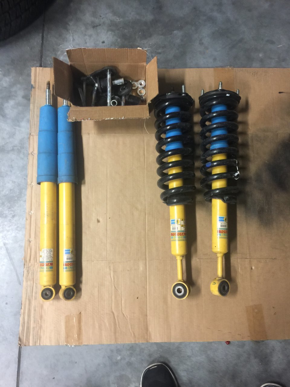2000 toyota tundra shocks and struts