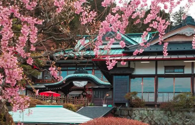 三河屋旅館以擁有四季庭園之美聞名