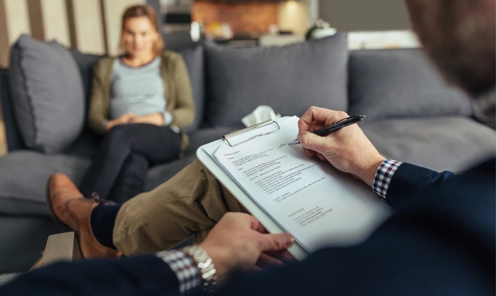Discover the Benefits of Psychodynamic Therapy for Housewives