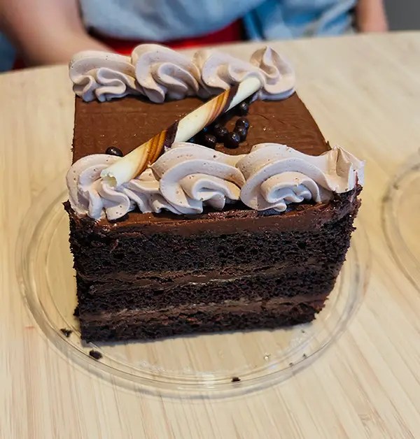 Store bought chocolate cake - Homemade Cake is the Way to Go